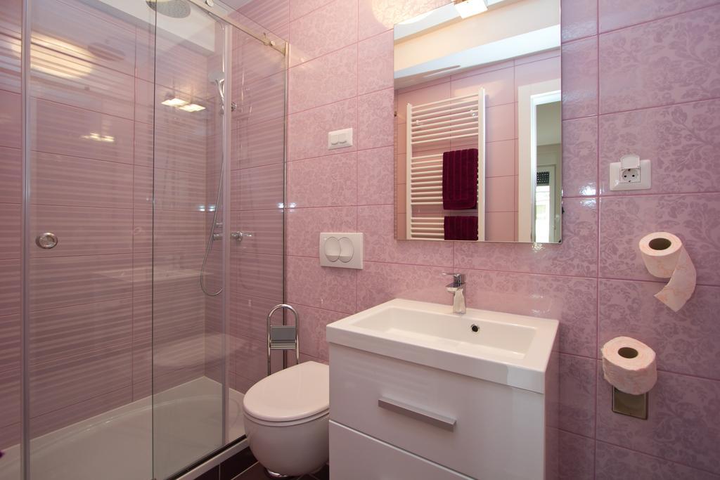 Apartments Adria Porec Bagian luar foto