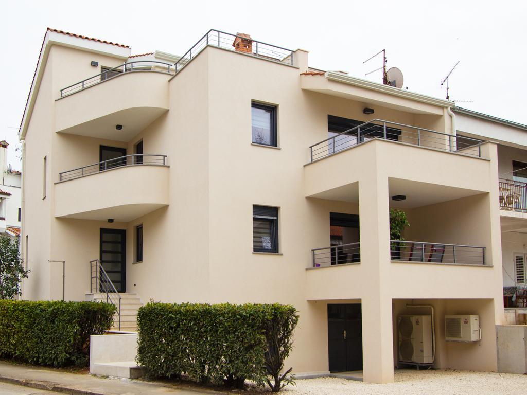 Apartments Adria Porec Bagian luar foto