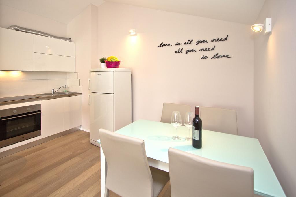 Apartments Adria Porec Bagian luar foto