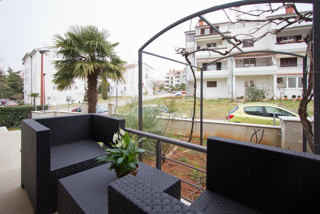 Apartments Adria Porec Bagian luar foto